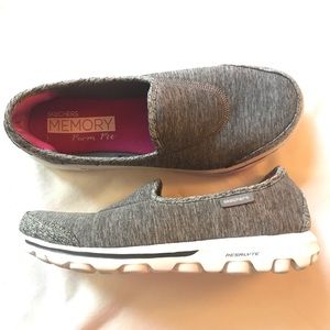 SKECHERS WOMEN’S MEMORY FOAM GO WALK SHOE👟